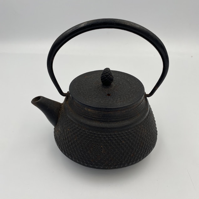 南部鉄器の急須をお買取り致しました。