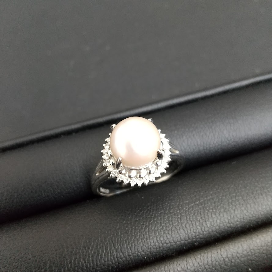 Pt900のパールダイヤモンドリングをお買取り致しました。
